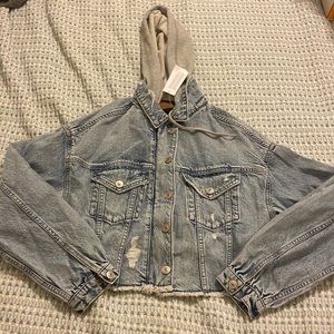 NWT American Eagle cropped hooded jean jacket